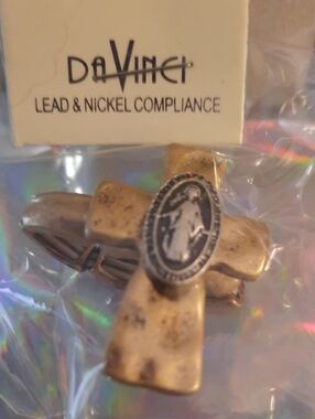 DaVinci Gold Tone Cross Ring with Religious Medallion